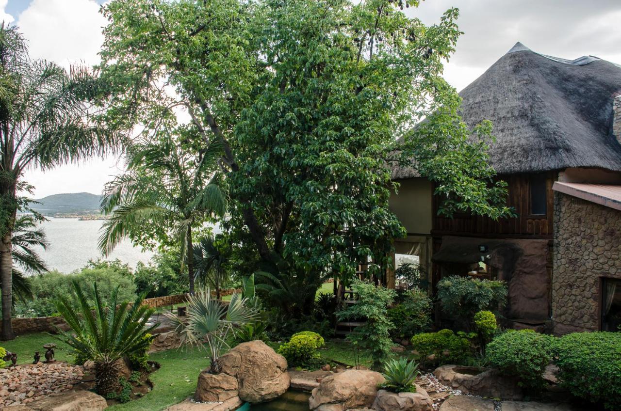 Hartbeespoortdam Lodge Bagian luar foto